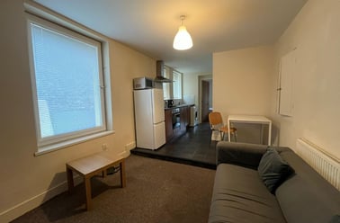 20 Woodland Terrace,, Greenbank, Plymouth - Image 2